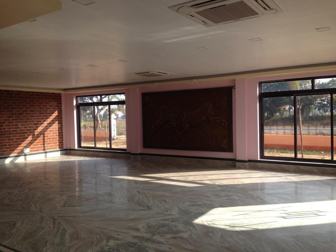 Whispering Woods Inn Bolpur Bagian luar foto